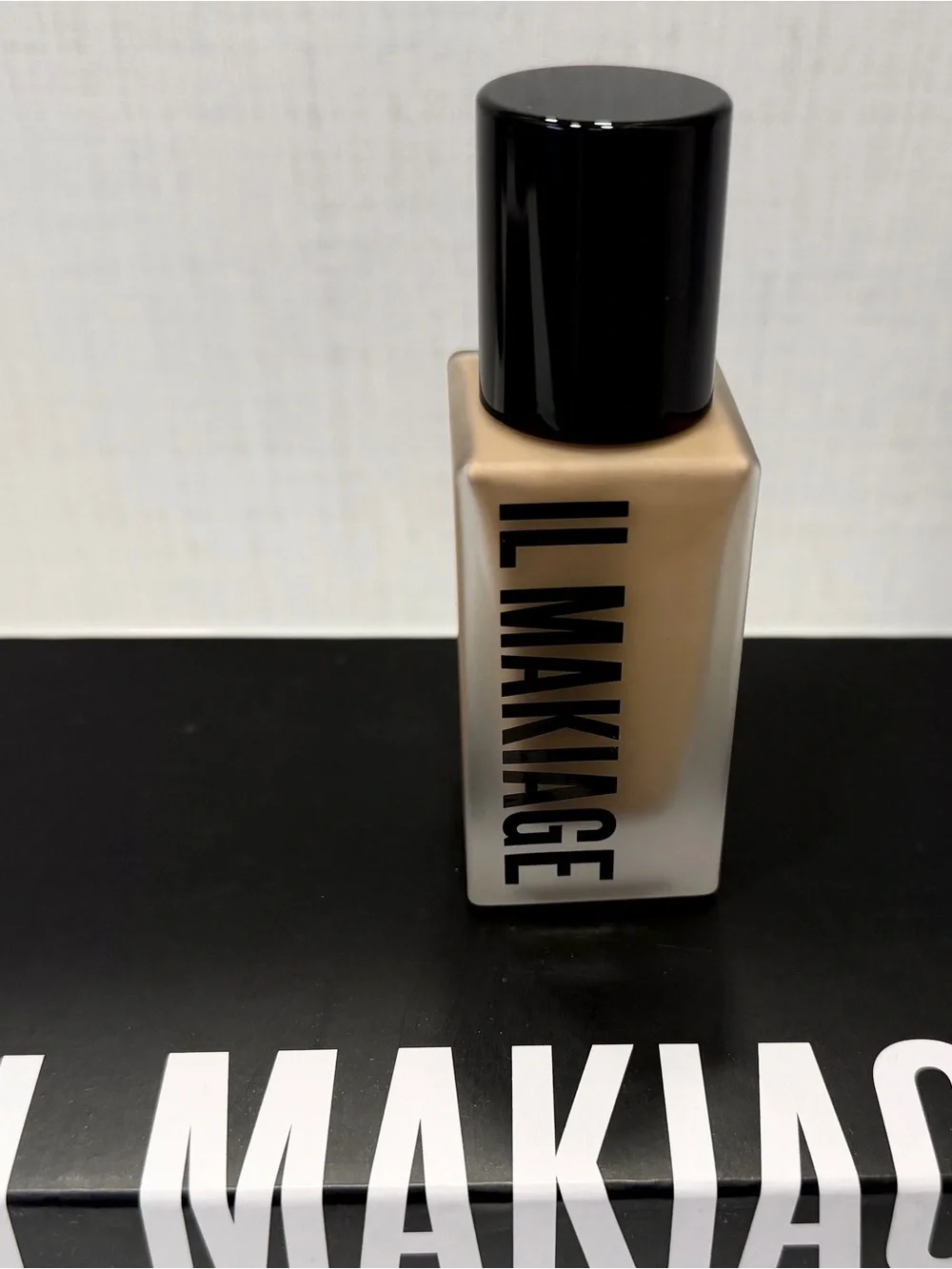 IL MAKIAGE Woke Up Like This Liquid Foundation 105 Beige (2) NIB